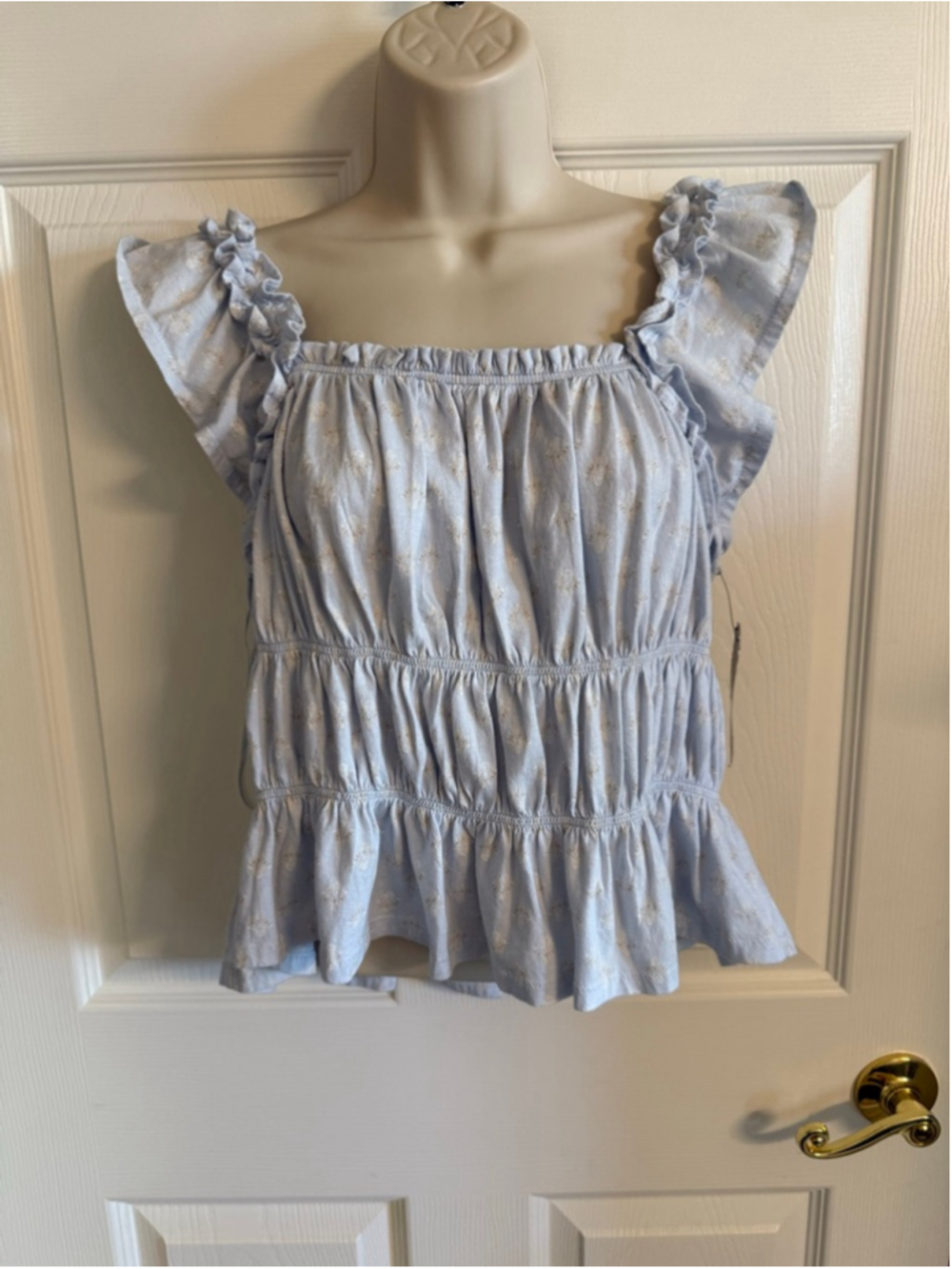 NWT Melrose & Market light blue ruffled tank top smocked bodice floral print XL